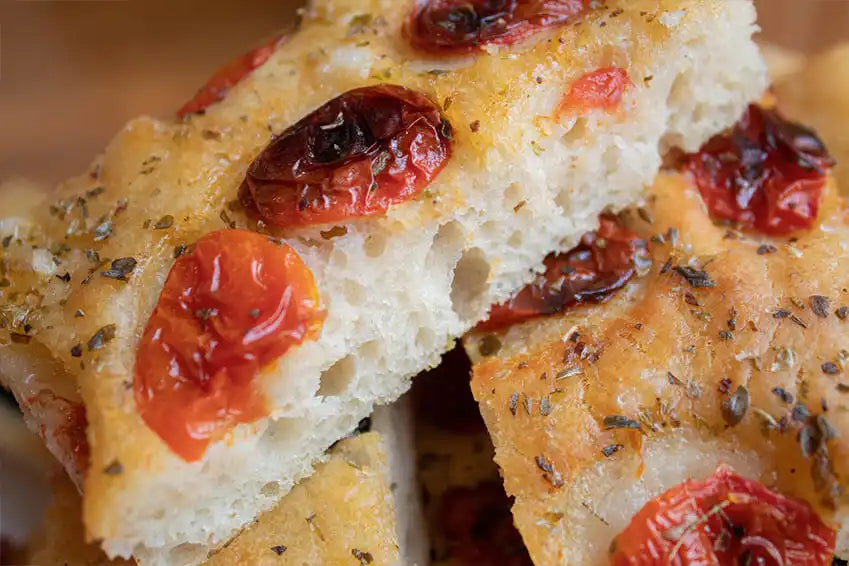 Foccacia med oregano & tomat – en lækker variant fra Puglia