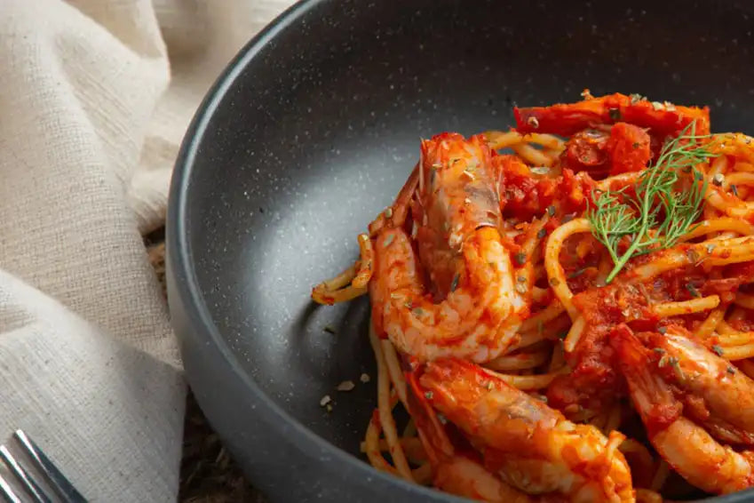 Spaghetti med rejer og cherrytomater