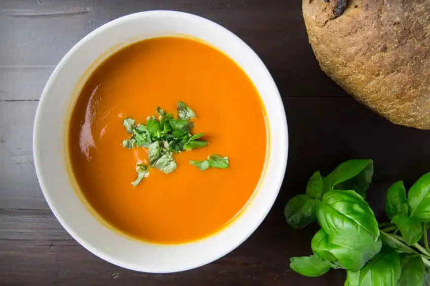 Tomatsuppe med pasta – skøn italiensk opskrift